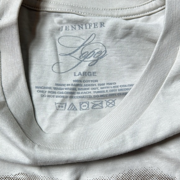 Jennifer Lopez tan Graphic Tee ORIGINAL-JLo Beauty Exclusive 2025 BRAND NEW - Picture 3 of 4